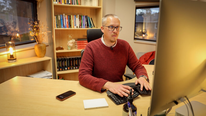 Image of Matthew Davies at his desk